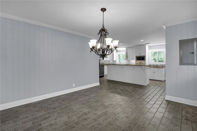 213 Magnolia Ave, St Simons Island, GA 31522