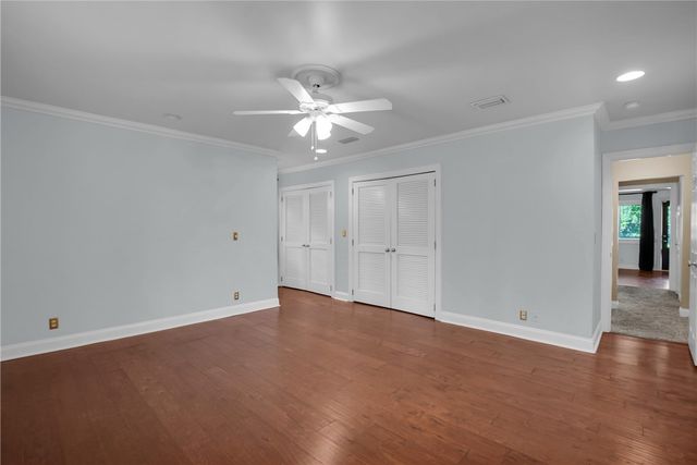 213 Magnolia Ave, St Simons Island, GA 31522