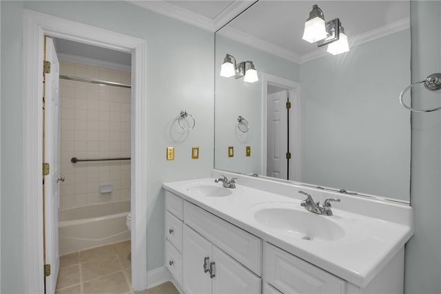 213 Magnolia Ave, St Simons Island, GA 31522