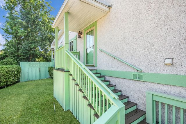 213 Magnolia Ave, St Simons Island, GA 31522