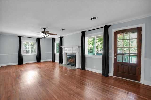 213 Magnolia Ave, St Simons Island, GA 31522