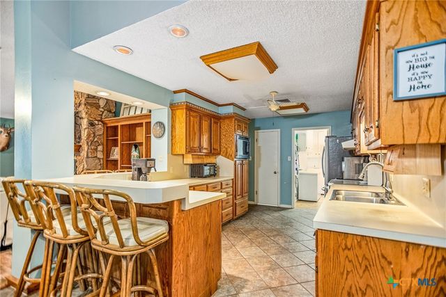 540 Royal Road, Port Lavaca, TX 77979