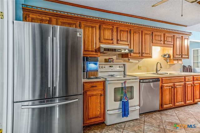 540 Royal Road, Port Lavaca, TX 77979