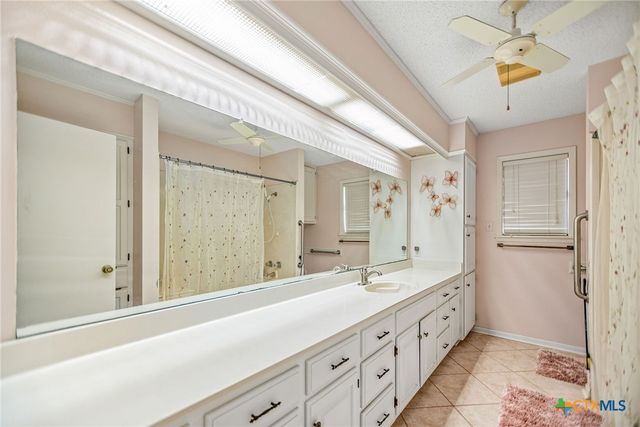 540 Royal Road, Port Lavaca, TX 77979