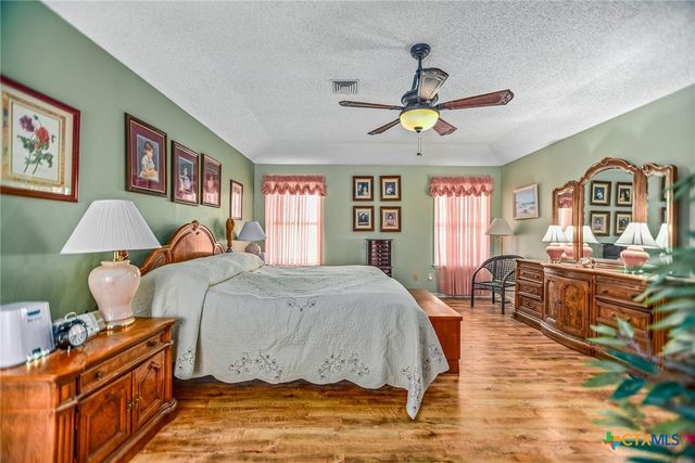 540 Royal Road, Port Lavaca, TX 77979