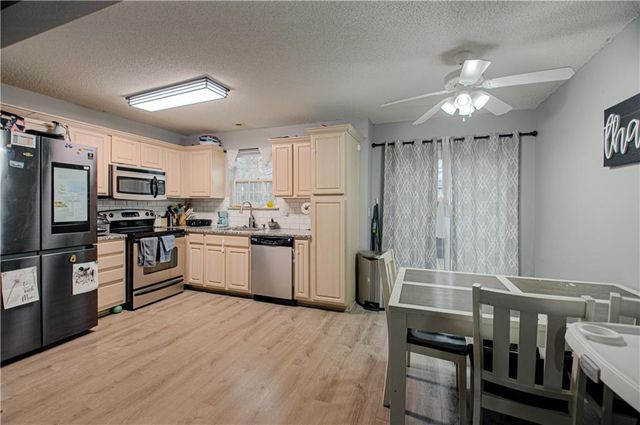 10631 E 46th Terrace, Kansas City, MO 64133