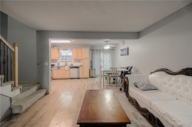 10631 E 46th Terrace, Kansas City, MO 64133