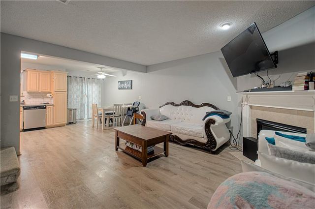 10631 E 46th Terrace, Kansas City, MO 64133