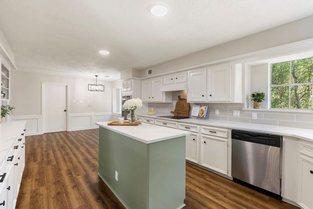 18 Mayfair Grove Court, The Woodlands, TX 77381