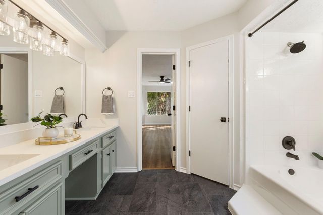 18 Mayfair Grove Court, The Woodlands, TX 77381