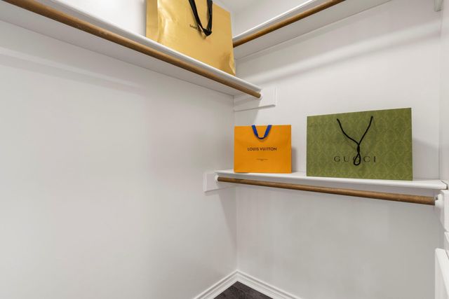 18 Mayfair Grove Court, The Woodlands, TX 77381