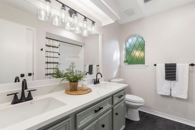 18 Mayfair Grove Court, The Woodlands, TX 77381