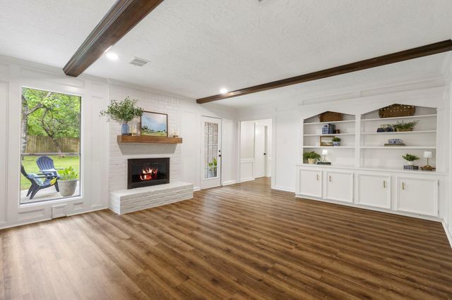 18 Mayfair Grove Court, The Woodlands, TX 77381