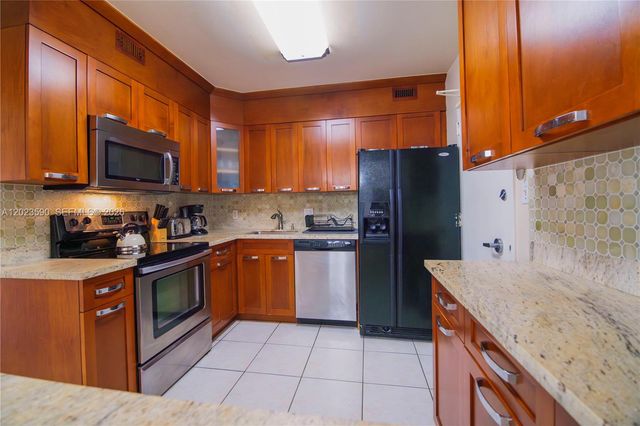 5151 Collins Ave 428, Miami Beach, FL 33140