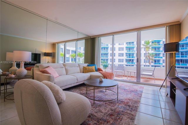 5151 Collins Ave 428, Miami Beach, FL 33140