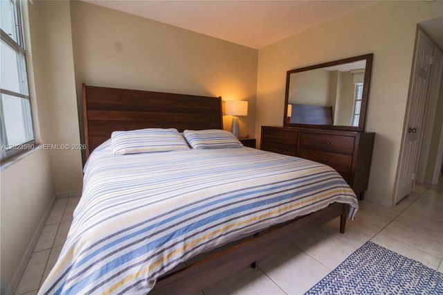 5151 Collins Ave 428, Miami Beach, FL 33140