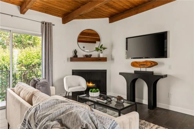 4230 Whitsett Avenue 6, Studio City, CA 91604