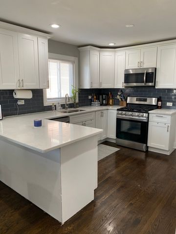 10008 S Kolin Avenue, Oak Lawn, IL 60453