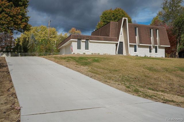 6578 Greene Haven Drive, Clarkston, MI 48348