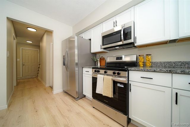 6578 Greene Haven Drive, Clarkston, MI 48348