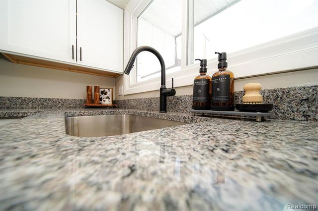 6578 Greene Haven Drive, Clarkston, MI 48348