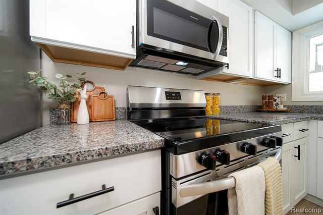 6578 Greene Haven Drive, Clarkston, MI 48348