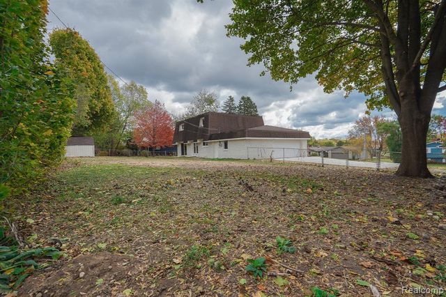 6578 Greene Haven Drive, Clarkston, MI 48348