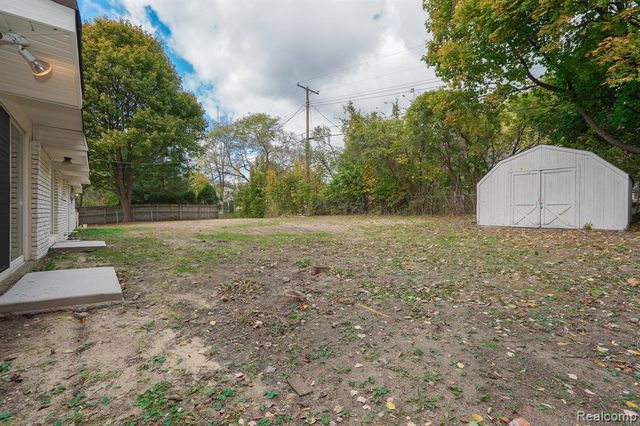 6578 Greene Haven Drive, Clarkston, MI 48348