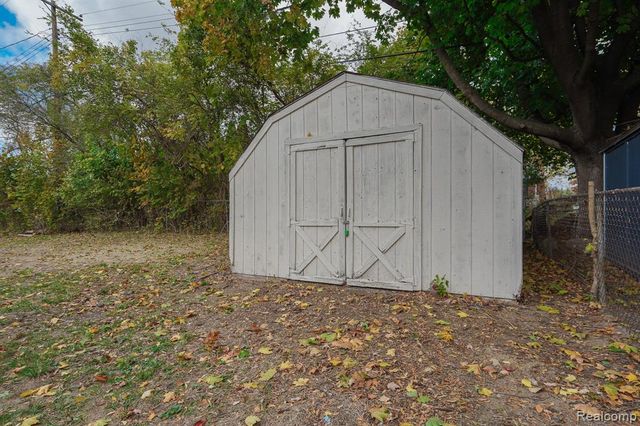 6578 Greene Haven Drive, Clarkston, MI 48348