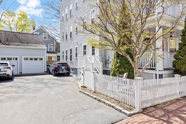 11 Wright St 1, Cambridge, MA 02138