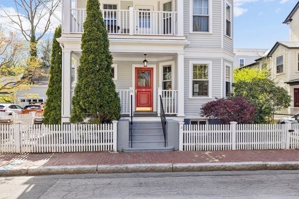 11 Wright St 1, Cambridge, MA 02138