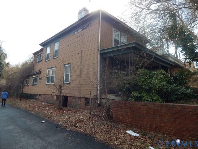 104 St Matthew St, Petersburg, VA 23803