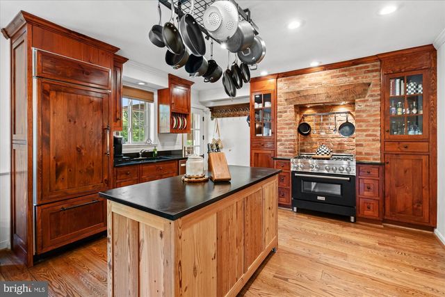 6422 BOULEVARD VW, Alexandria, VA 22307