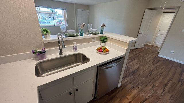 3601 W Tierra Buena Lane Unit 155, Phoenix, AZ 85053