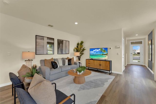 5121 FLAMELEAF STREET, Apopka, FL 32712