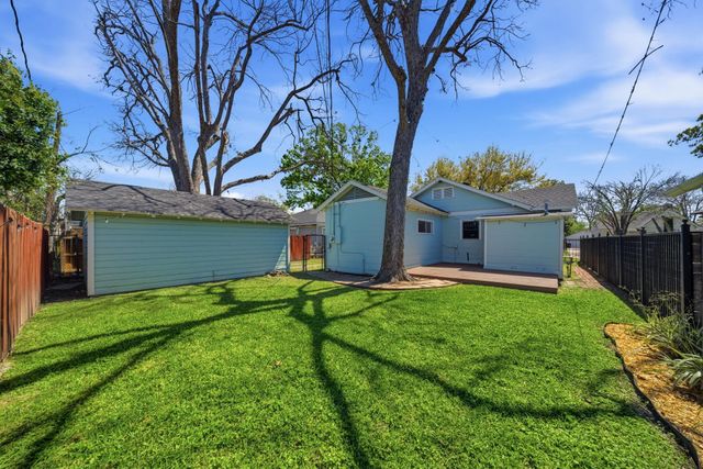 1111 Winston Street, Houston, TX 77009