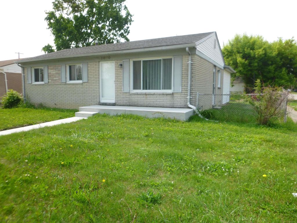 20110 Stafford Street, Clinton Township, MI 48035