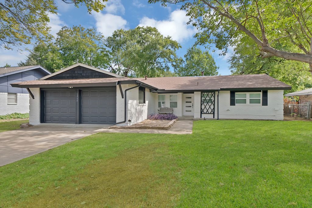 1715 Bradford Drive, Arlington, TX 76010 — photo 2