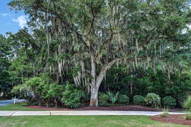 51 Shearwater Ct., Georgetown, SC 29440