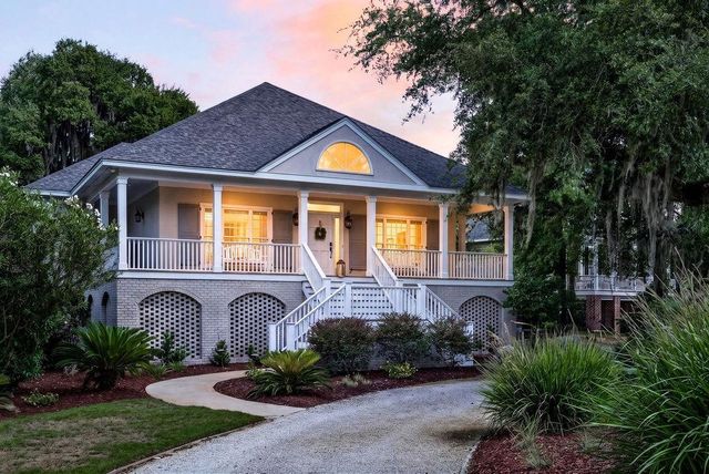 51 Shearwater Ct., Georgetown, SC 29440