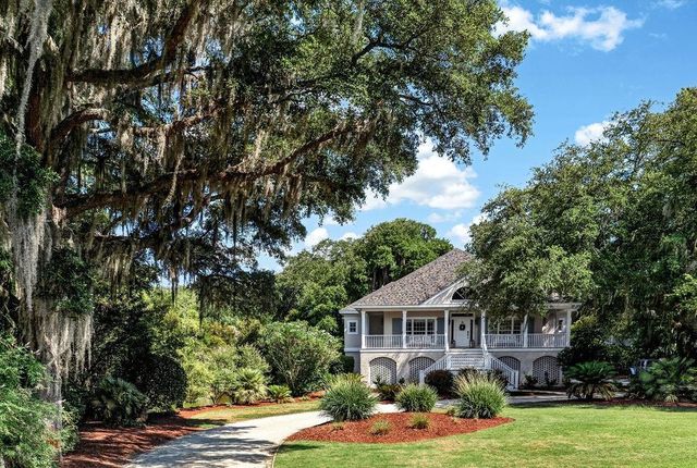 51 Shearwater Ct., Georgetown, SC 29440