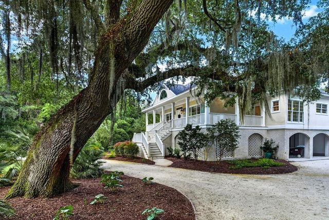 51 Shearwater Ct., Georgetown, SC 29440