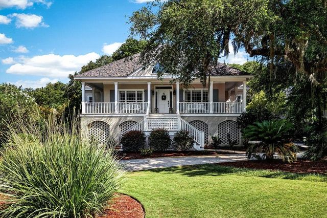 51 Shearwater Ct., Georgetown, SC 29440