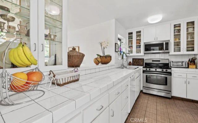 2842 Seabreeze Drive, Malibu, CA 90265