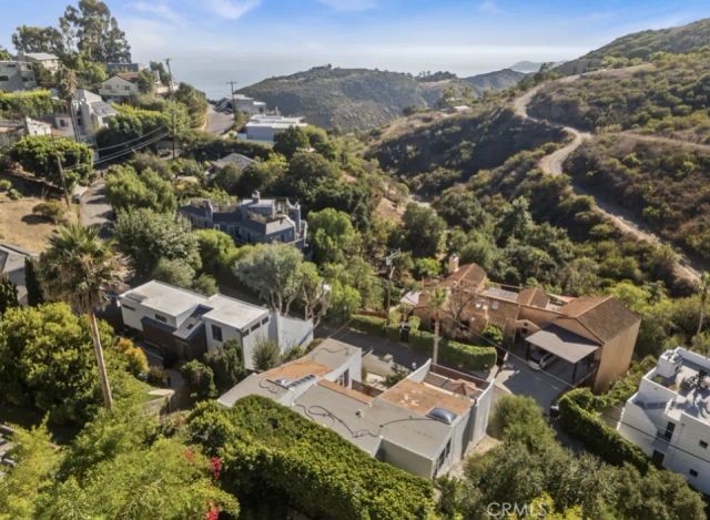 2842 Seabreeze Drive, Malibu, CA 90265