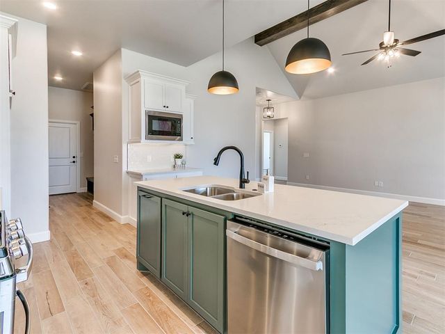 2801 Summit Hollow Circle, Norman, OK 73071