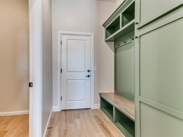2801 Summit Hollow Circle, Norman, OK 73071