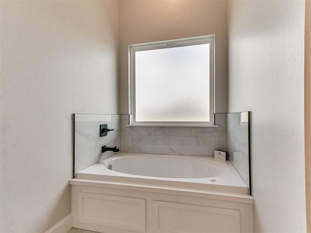 2801 Summit Hollow Circle, Norman, OK 73071