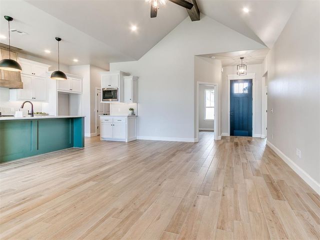 2801 Summit Hollow Circle, Norman, OK 73071
