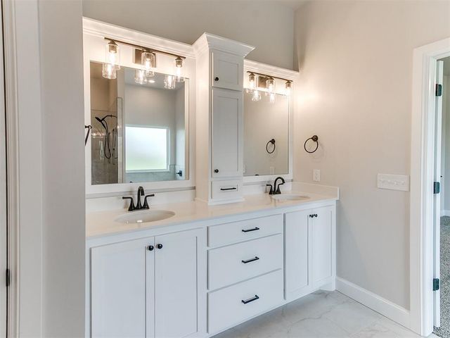 2801 Summit Hollow Circle, Norman, OK 73071